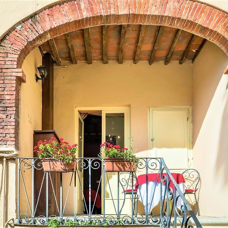 Antica Residenza Santa Chiara -City Center Лукка Экстерьер фото
