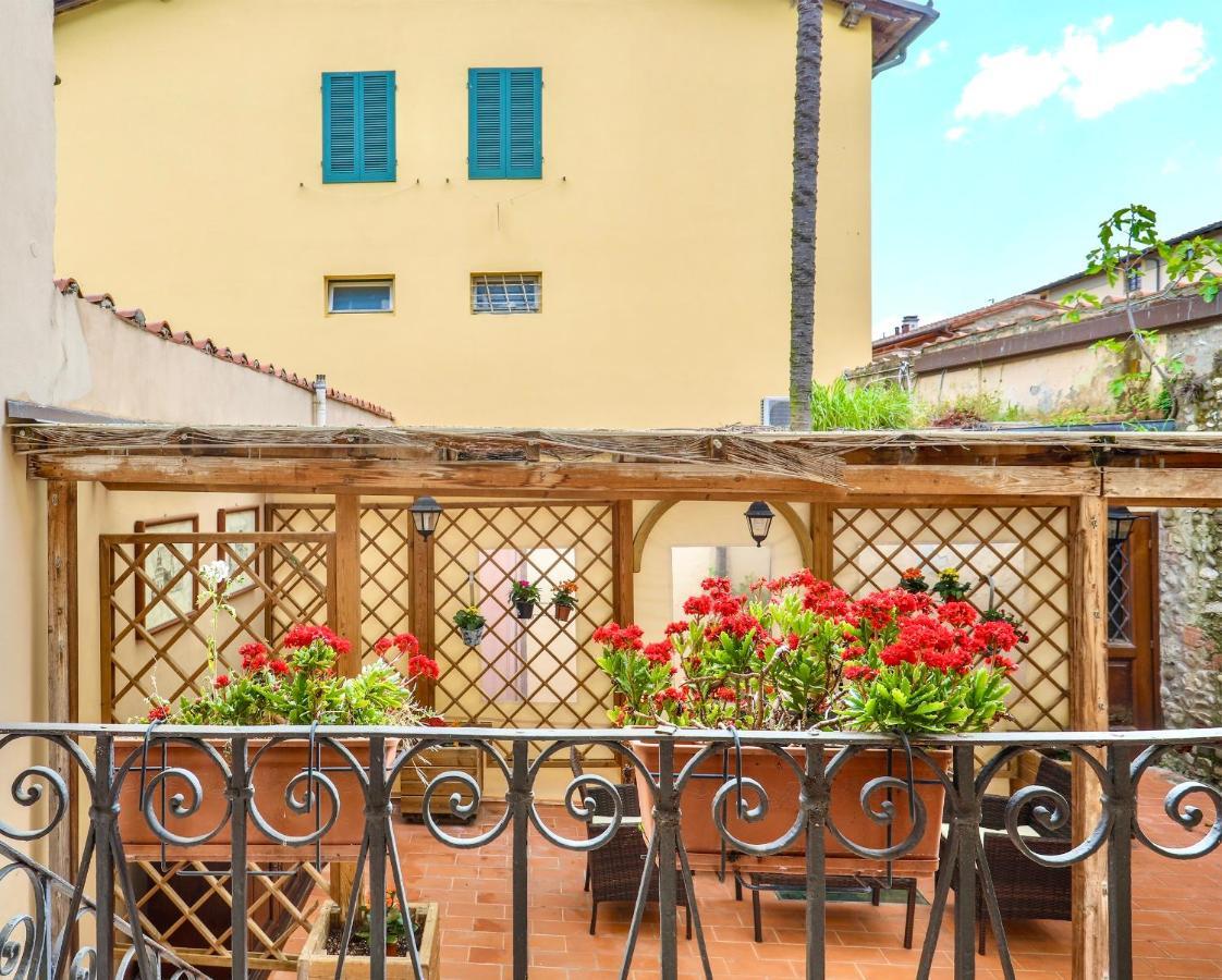 Antica Residenza Santa Chiara -City Center Лукка Экстерьер фото