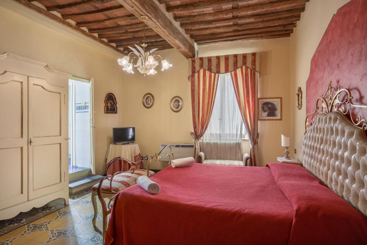 Antica Residenza Santa Chiara -City Center Лукка Экстерьер фото