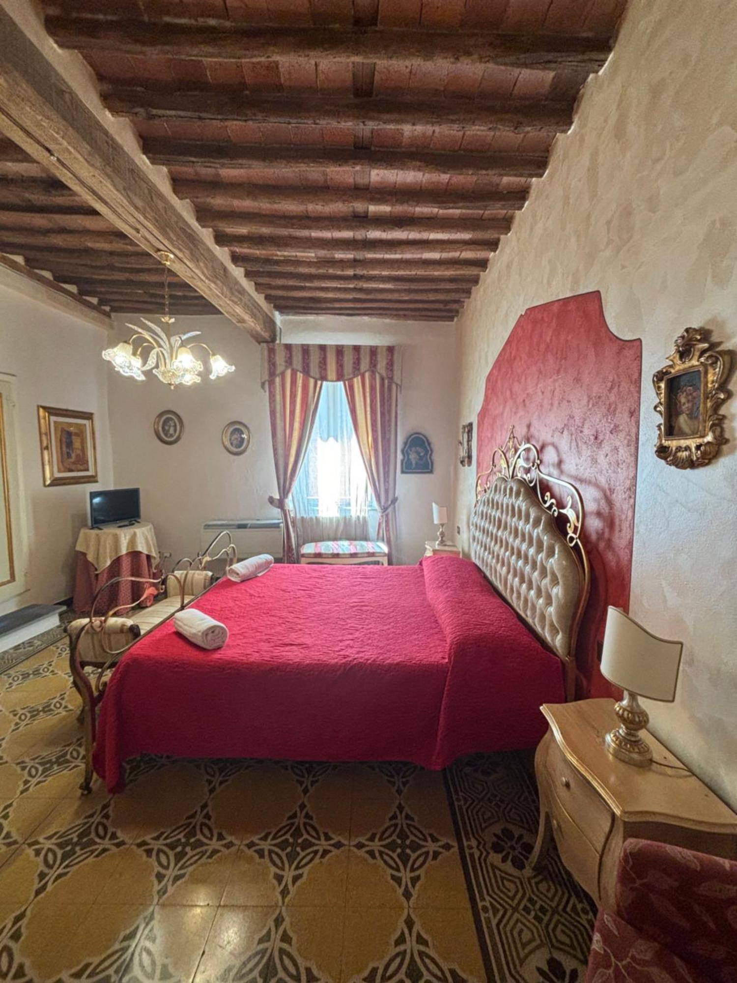 Antica Residenza Santa Chiara -City Center Лукка Экстерьер фото
