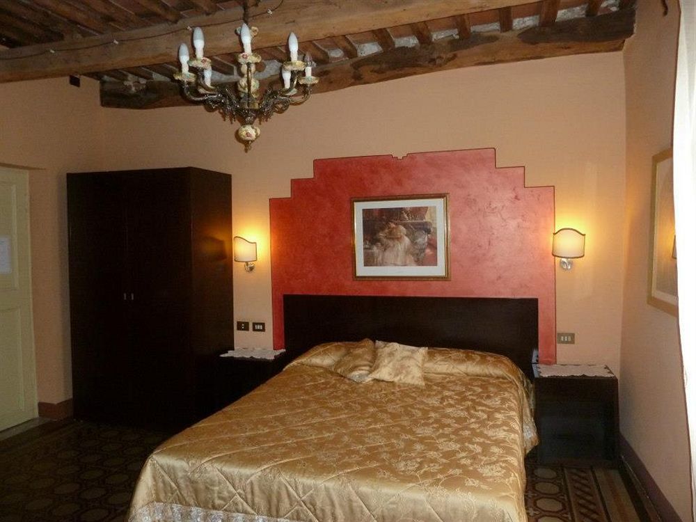 Antica Residenza Santa Chiara -City Center Лукка Экстерьер фото